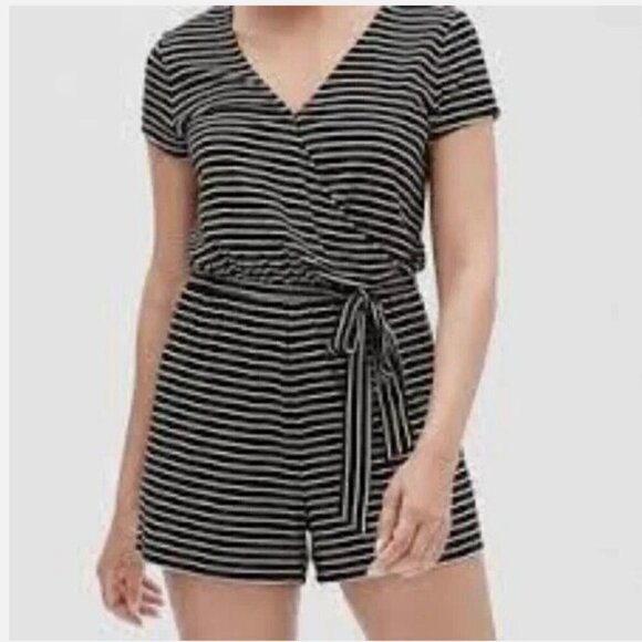 Gap Short Sleeve Wrap Romper Black White Stripes S - Picture 9 of 11